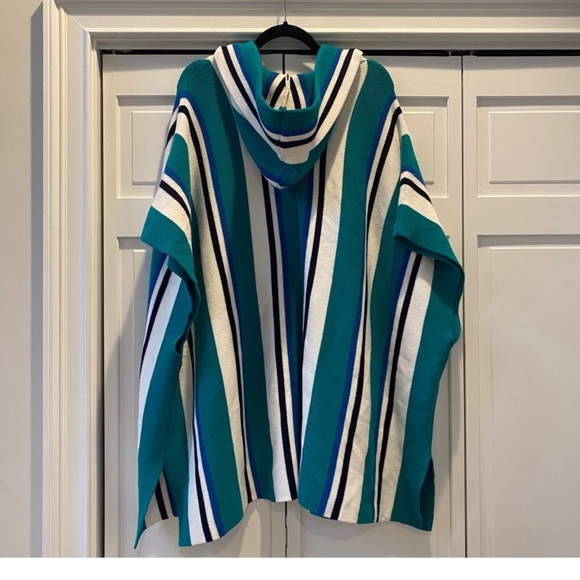 Free People NWOT Hooded Poncho OS fits most - Picture 6 of 8